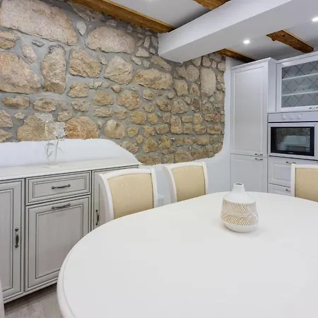 Point Villa Grižane