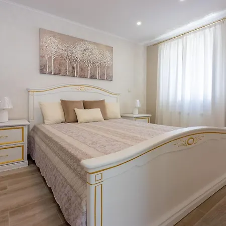 Point Villa *