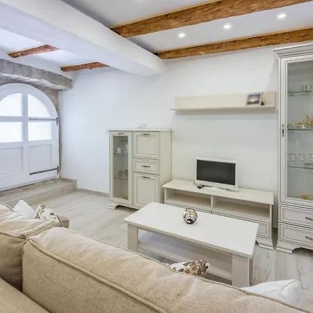 Point Villa *