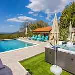 Villa Point
