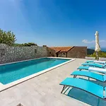 Villa Point